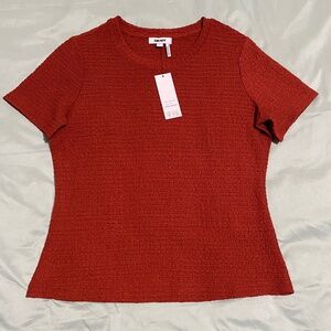 NWT DKNY Textured Short Sleeve Rust Colored Top – Women’s Size Small